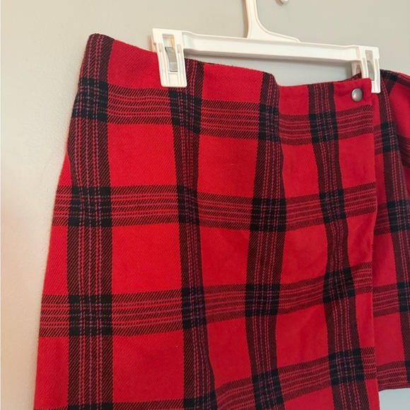 No Boundaries Plaid Skirt - Picture 6 of 7
